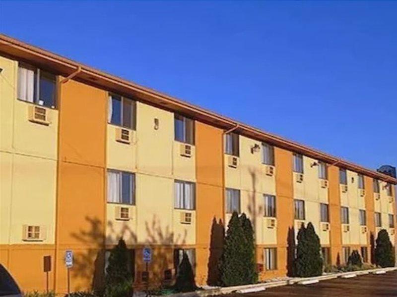 Super 8 By Wyndham Benton Harbor St Joseph Hotel Ngoại thất bức ảnh