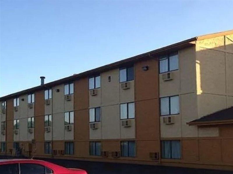 Super 8 By Wyndham Benton Harbor St Joseph Hotel Ngoại thất bức ảnh
