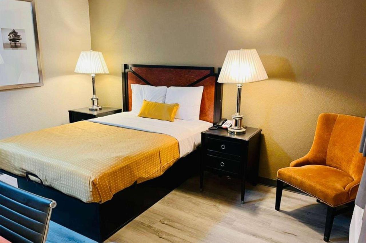 Super 8 By Wyndham Benton Harbor St Joseph Hotel Ngoại thất bức ảnh