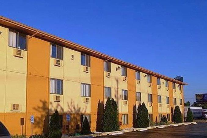 Super 8 By Wyndham Benton Harbor St Joseph Hotel Ngoại thất bức ảnh